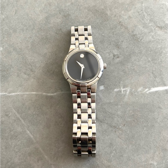MOVADO Classic Museum Women's Watch in silver